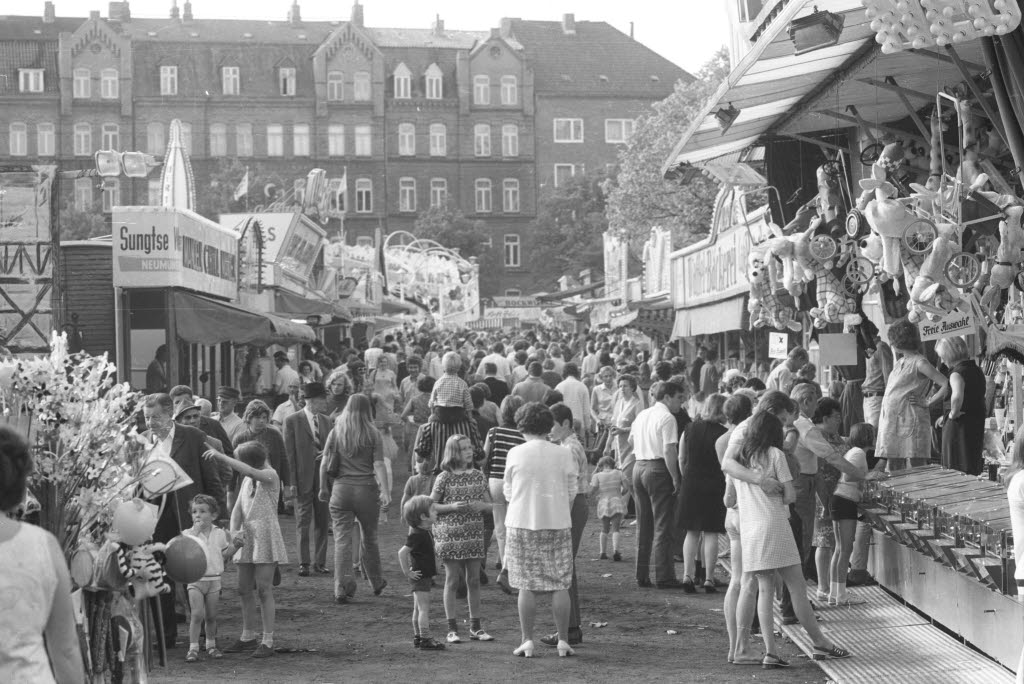 Jahrmarkt auf dem Kieler Wilhelmplatz